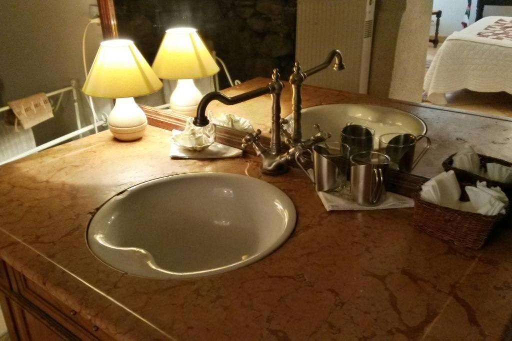 Domaine De Lara Bed & Breakfast Barcelonnette Exterior photo